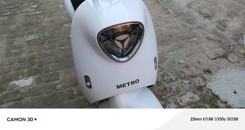 Metro M6 Em power 3