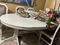 Dining table with 6 Chairs good quality wood and deco paint