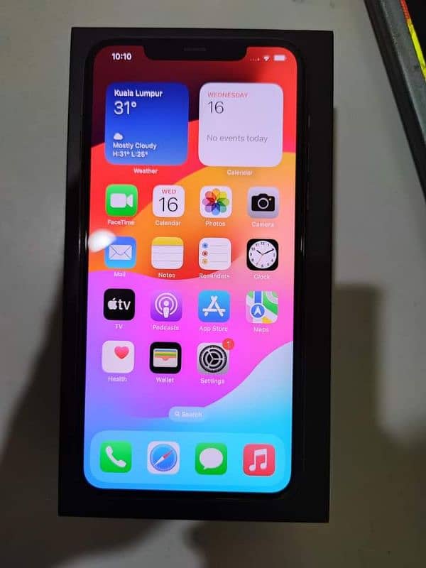 iPhone 11pro max 256 GB 03230916581 my what'sap 1