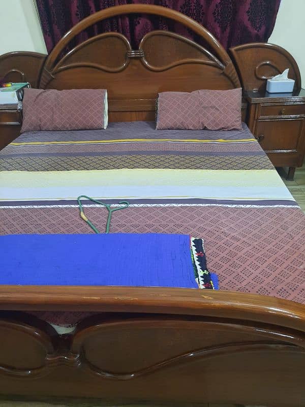 King Size Bed With Mattress + 2 Side tables 0