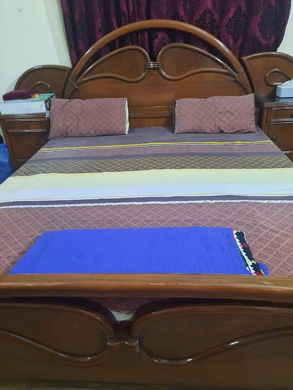 King Size Bed With Mattress + 2 Side tables 3