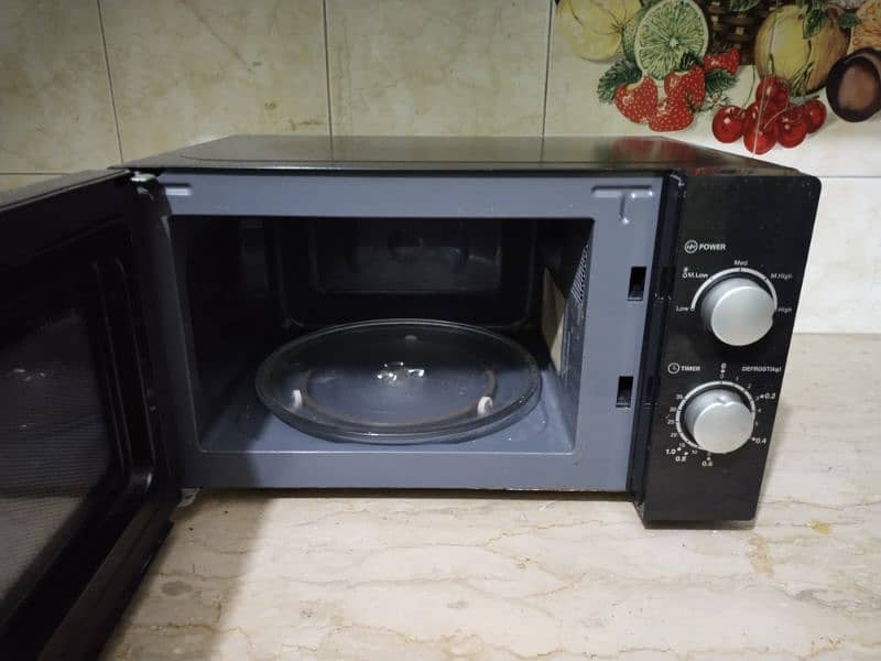 Orient microwave oven in a good condition 1