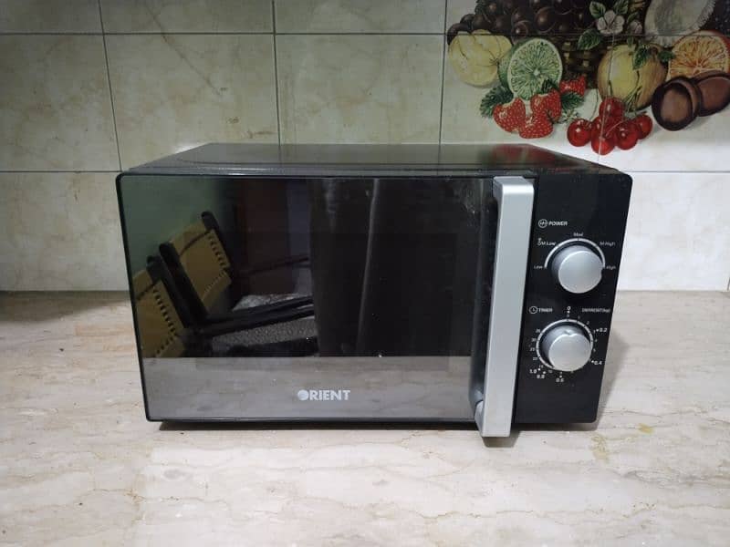 Orient microwave oven in a good condition 2