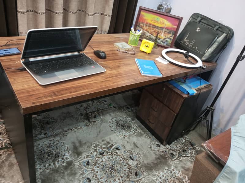 Office Work Tables available For Sale 3