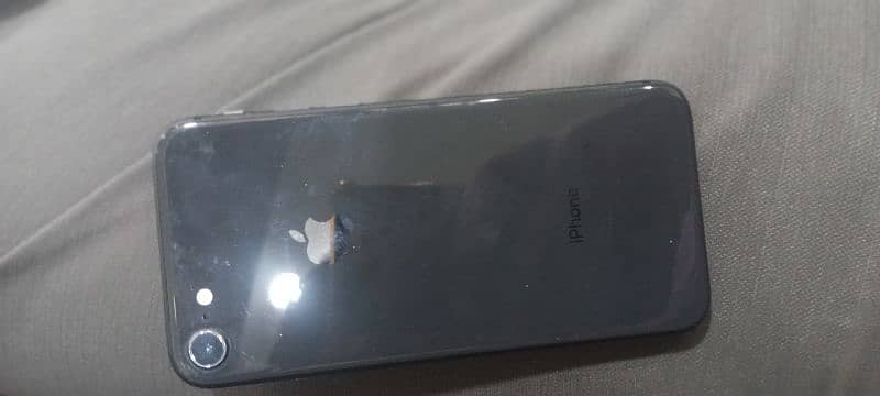 Iphone 8 64 gb neat and clean 2