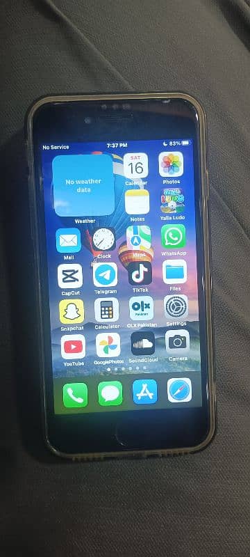 Iphone 8 64 gb neat and clean 3