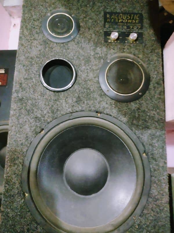 Amplifier and Speaker 5