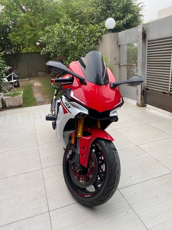 Yamaha R1 0