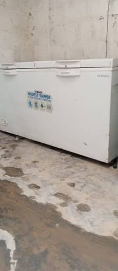 Ice cream machine with complete setup