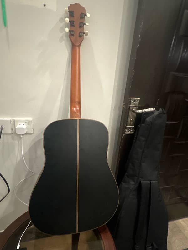 price negotiable Acoustic guitar 10/10 with Bag , String , Belt 7