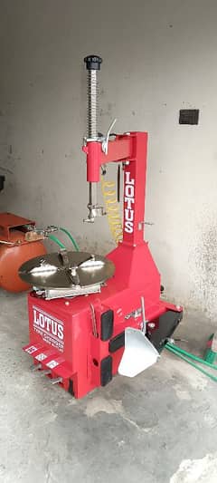 TYRE CHANGER MACHINE