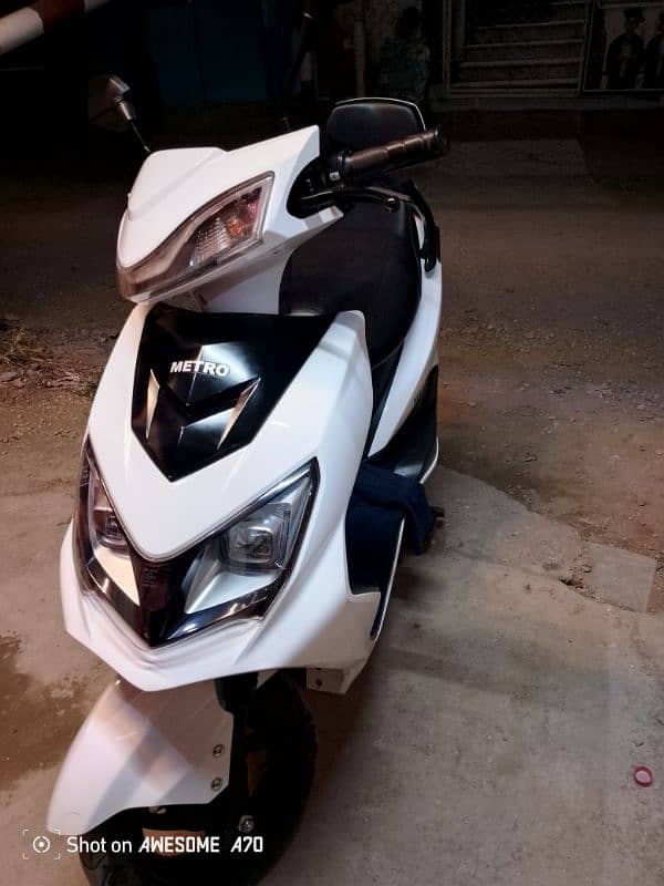 Metro Thrill brand new Scooty total geniun 1