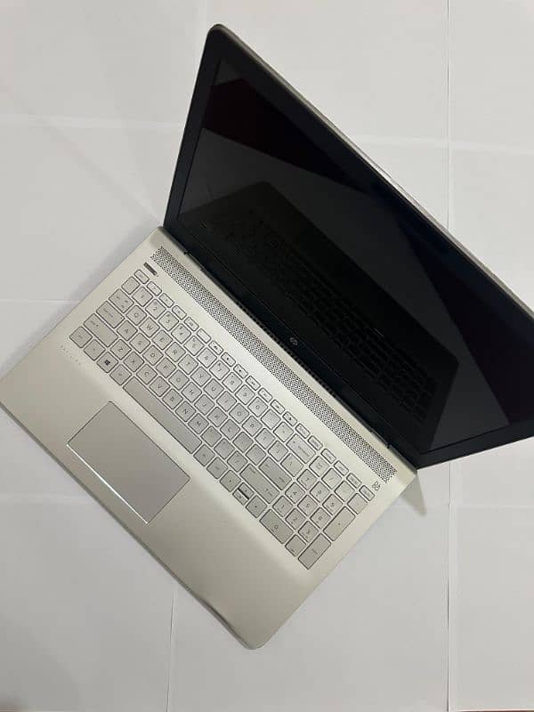 HP i5 8th Gen Touch Laptop 2