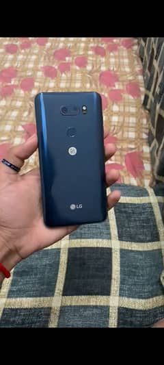 LG V30