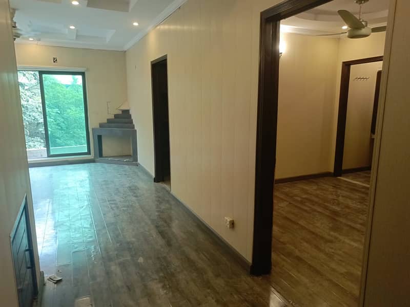 Affordable 4 Marla 1st Floor Office For Rent In DHA Phase 1,Block H, Lahore. 3