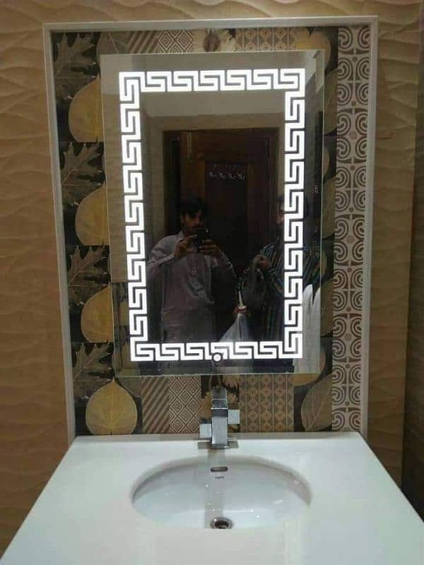 LED mirror 18