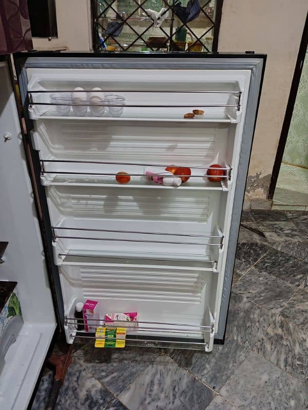 dawlance fridge full size urgent for sale 6