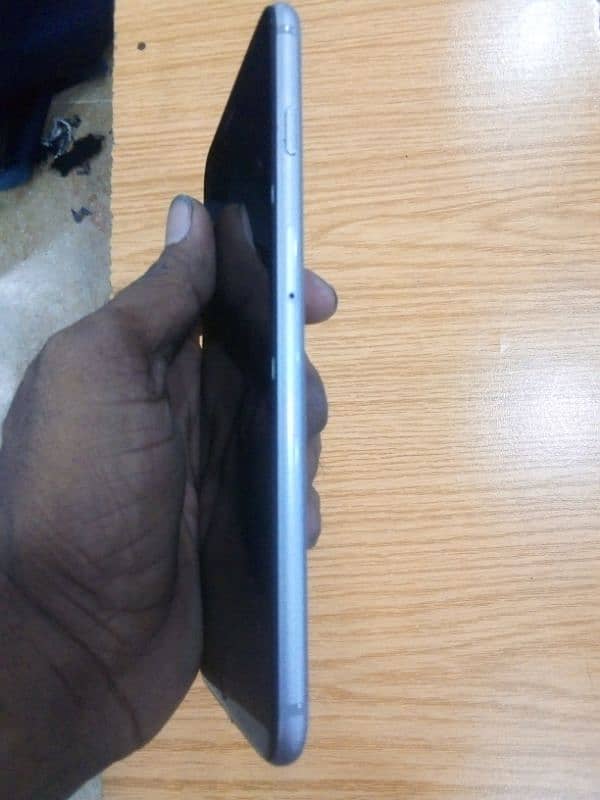 iphone 6 plus 64gb non PTA 3