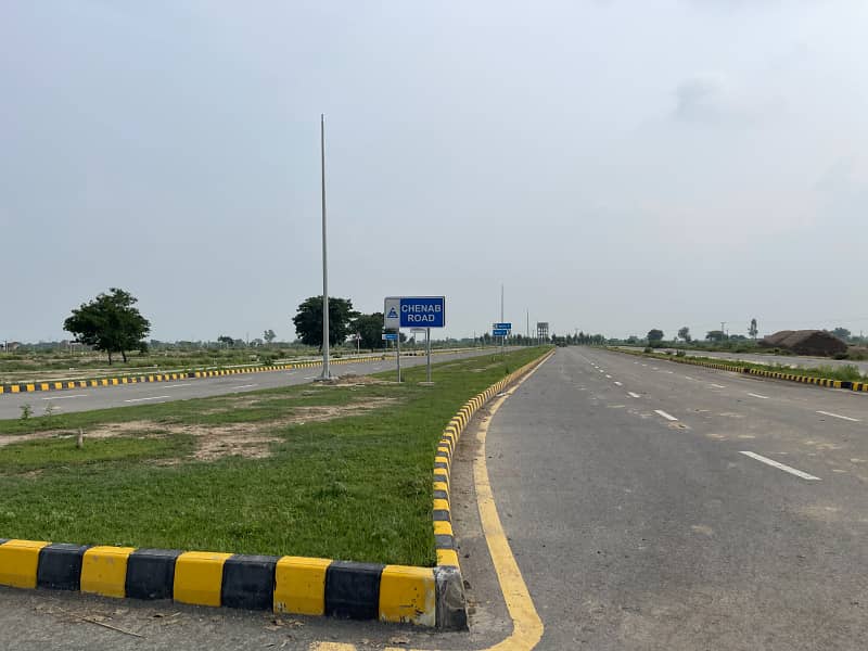 Facing Park 5 Marla J Block Plot For Sale In Jinnah Sector LDA City Lahore 4