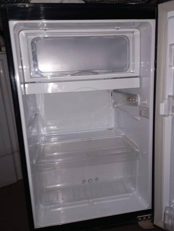 pel room  refrigerator 2