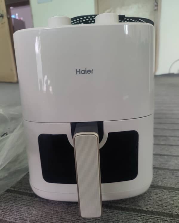 BRAND NEW. Haier airfryer. 6