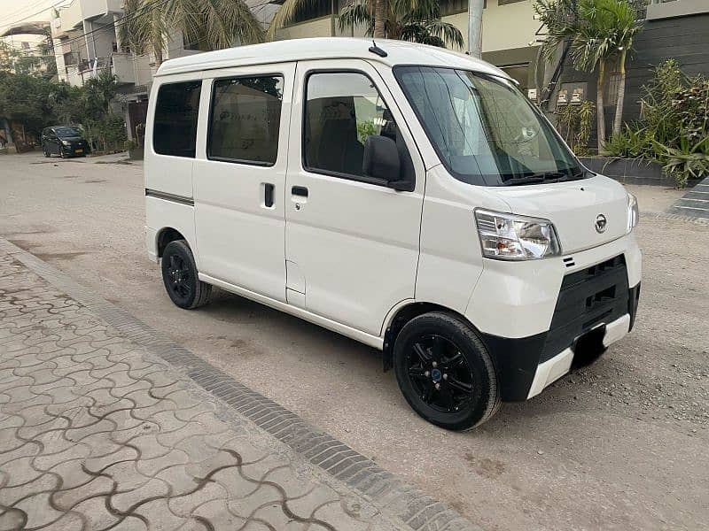 Daihatsu Hijet 2020 1