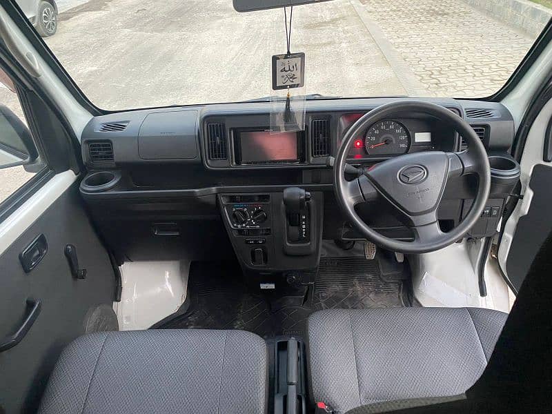 Daihatsu Hijet 2020 7