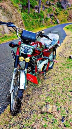 125 Honda. Good condition. what's app 03429680082