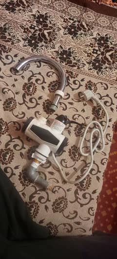 24 electric garm pani k liye 10/10 ha