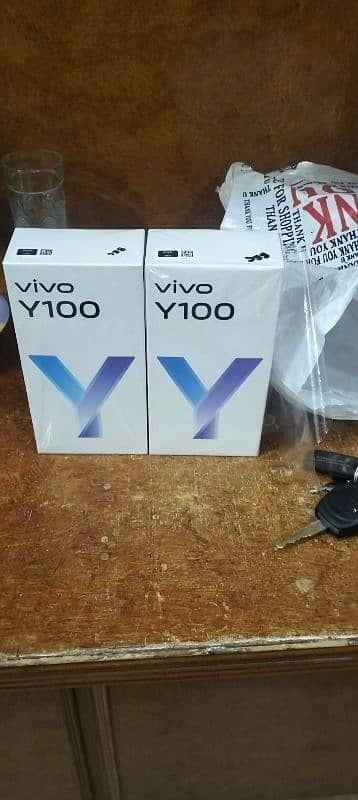 Vivo y100 8/256 box pack green clr 53 sy neachy waly rabta na kry 1