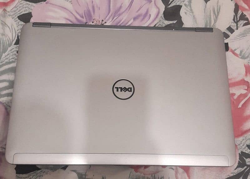 Dell leptop Latitude E-6440 0