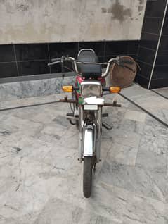 Honda CD 70 2016