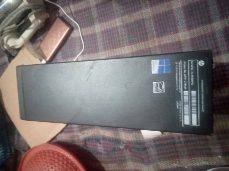 HP cpu . . . . with 2 gb ram only 03183922640 4