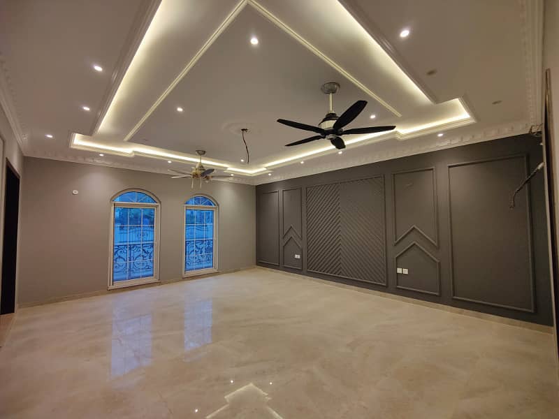 3 Kanal Beautiful Designer House For Rent 21