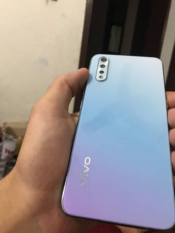 vivi y s1 0