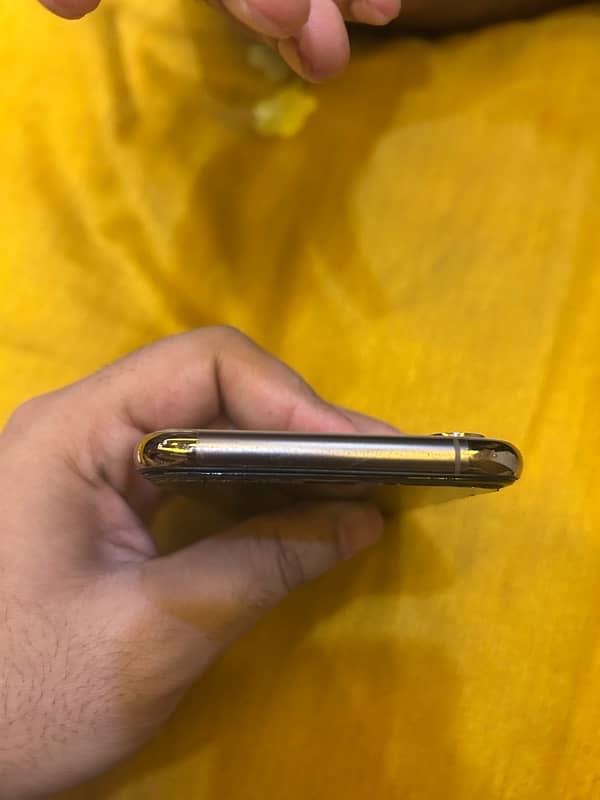 iphone xs non pta (03025395485) 1