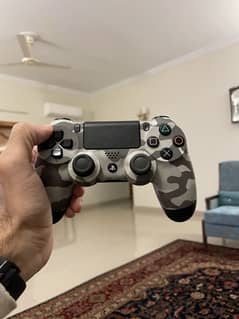 Ps4 controllers, Used, 2 weeks check warranty