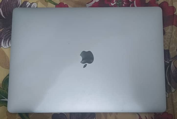 MacBook Pro 19 1