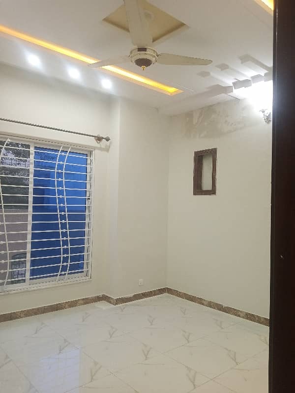 Rawalpindi Bahria Town phase8 10 Marla beautiful upper protion for rent 14