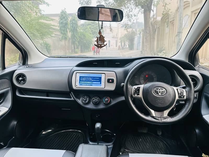 Toyota Vitz 2015 5