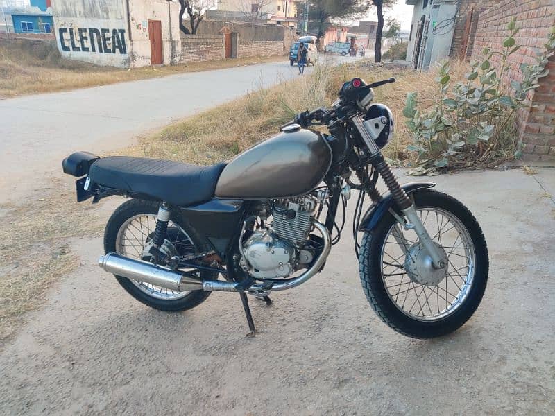 Suzuki GS150 2013 1