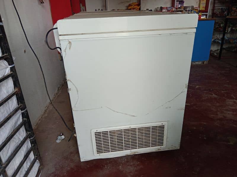 Waves WDFT 315  double door deep Freezer 4