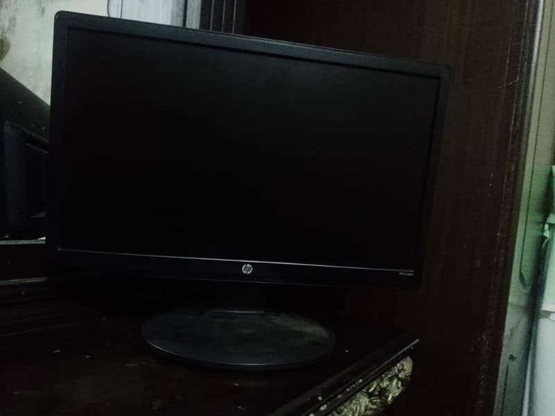 monitor main ek spot or line ha 1