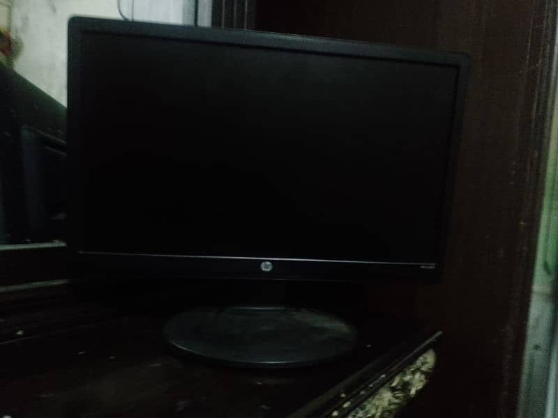 monitor main ek spot or line ha 2