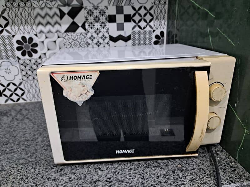 Homage Microwave Oven with Glass plate 0