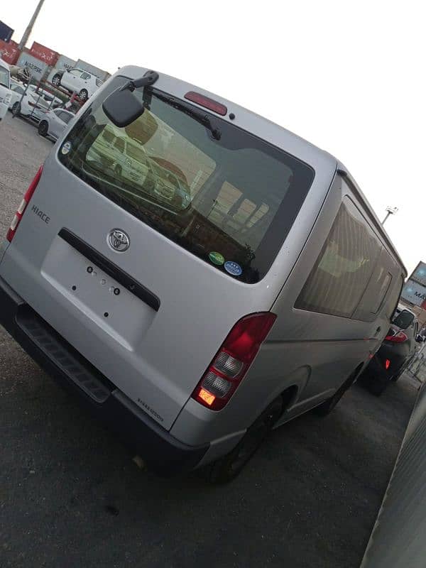 Toyota hiace 0