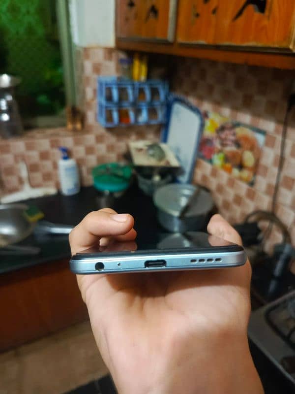 Vivo y21a 10/10 zero scratch mint condition 4/64 for sale 3