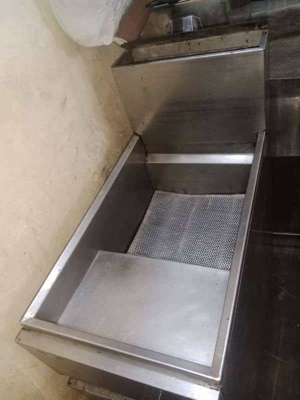 HOT PLATE or fryer 6