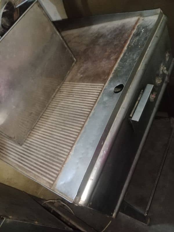 HOT PLATE or fryer 11