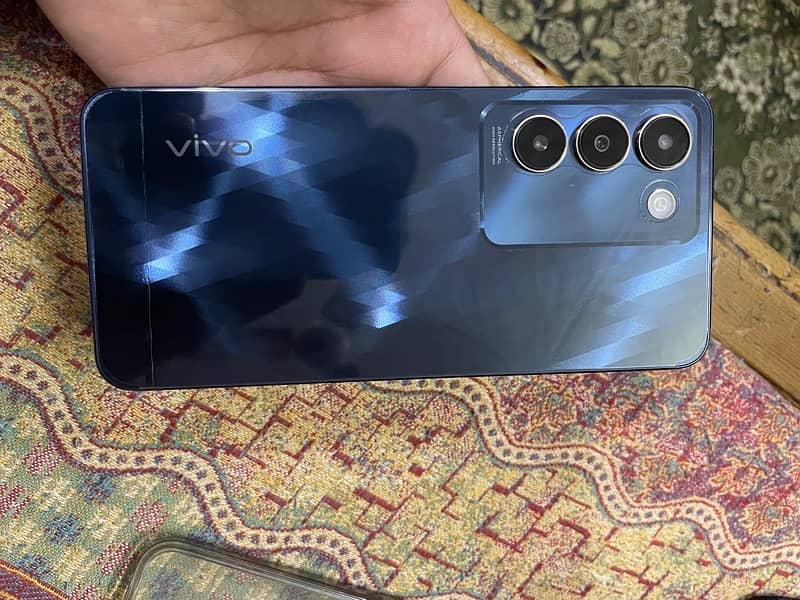 Vivo y100 0